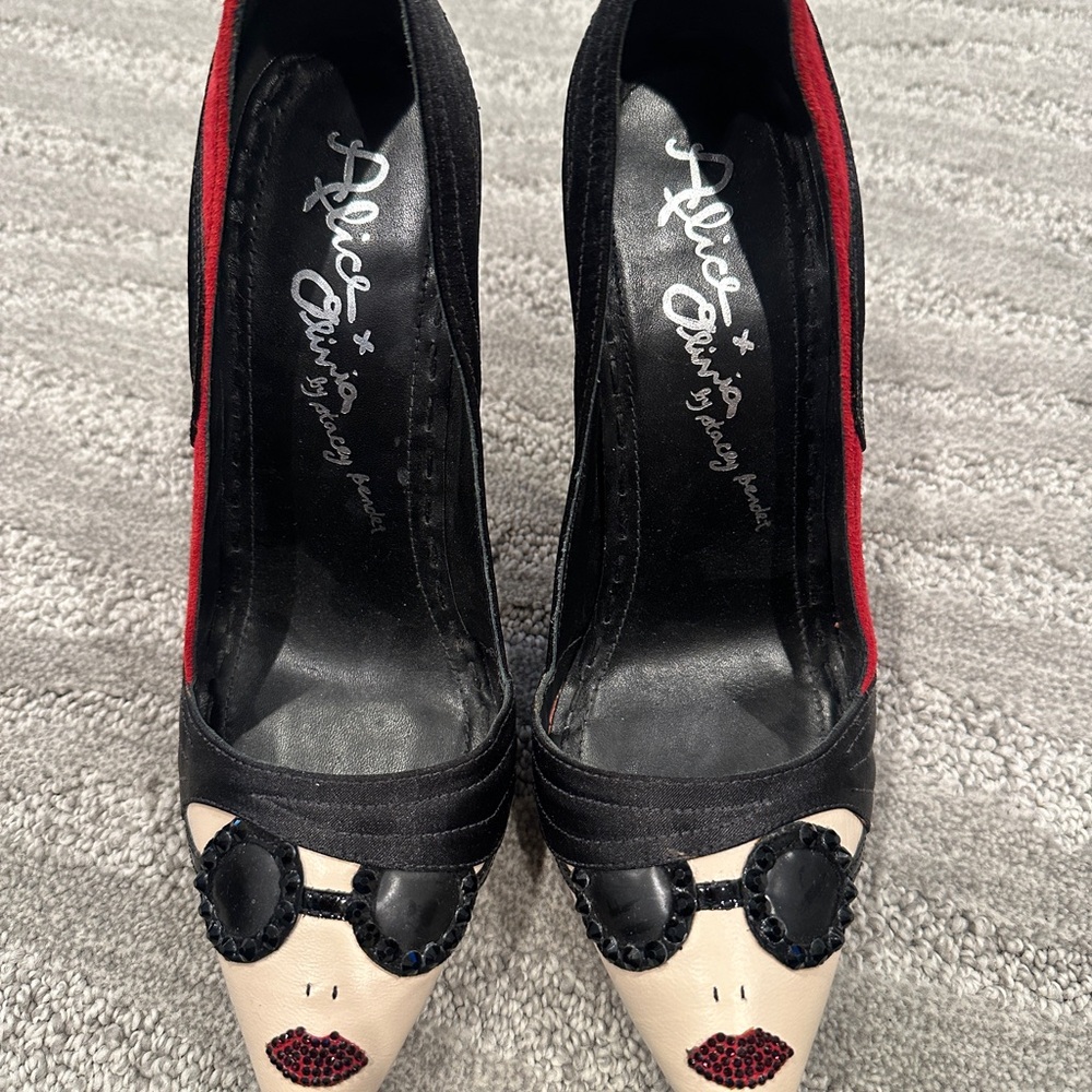 Vero Cuoio Black and Red Artistic Heels